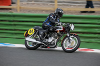 Vintage-motorcycle-club;eventdigitalimages;mallory-park;mallory-park-trackday-photographs;no-limits-trackdays;peter-wileman-photography;trackday-digital-images;trackday-photos;vmcc-festival-1000-bikes-photographs